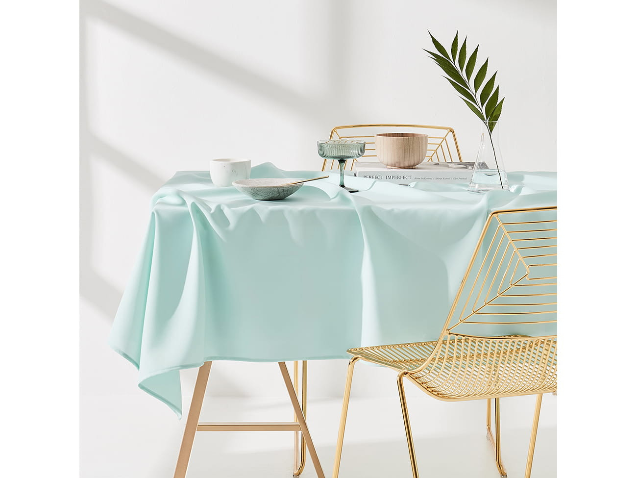 Ubrus na stůl tyrkysové barvě bez motivu 140 x 260 cm