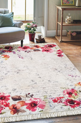 koberec do obýváku s výraznými květy
