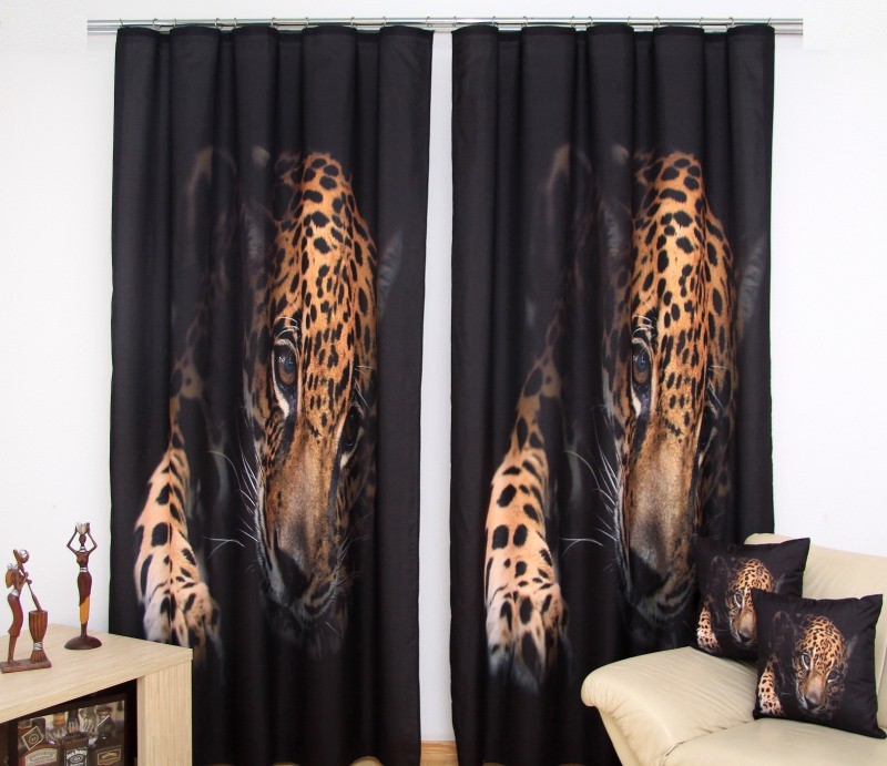 Černé závěsy do oken s motivem geparda