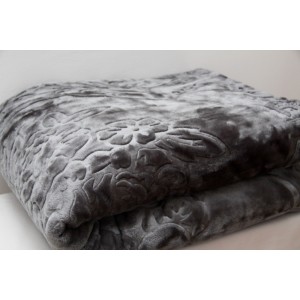 Měkká hrubá deka z akrylu šedé barvy