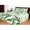 Zelený přehoz na postel s listy