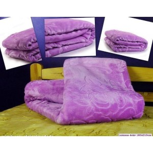 Měkké a teple deky fialové barvy