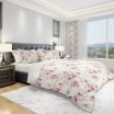 Kvalitní povlečení na postel v krémové barvě s růžovými květy
