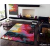 Abstraktní koberec v barevném provedení