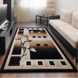 Klasický hnědý koberec s motivem květu