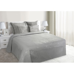 Stříbrné prošívané přikrývky na postel