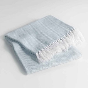Moderní mentolová deka se střapečky ENOA