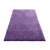 Fialový koberec bez vzoru