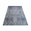 Kvalitní šedý koberec s jemným ornamentem