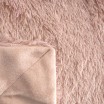 Růžová chlupatá deka na sedací soupravy