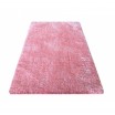 Růžový koberec do ložnice