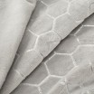 Světle šedá hřejivá deka z mikrovlákna se stříbrným vzorem