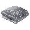 Ocelově šedá teplá deka s módním stříbrným geometrickým tvarem