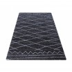 Elegantní skandinávský koberec tmavě hnědé barvy