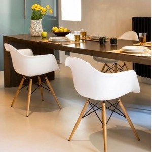 Luxusní bílá designová židle do jídelny