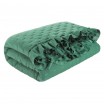 Zelený přehoz na postel v klasickém stylu