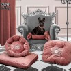 Růžový pelech pro psy se stříbrným motivem koruny 87x64cm