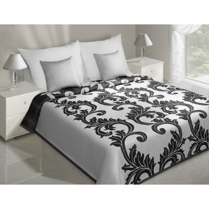 Oboustranný přehoz na postel s ocelově černými ornamenty na bílém podkladu