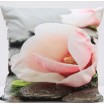 Povlak na polštář s motivem růžového květu příjemná na dotek