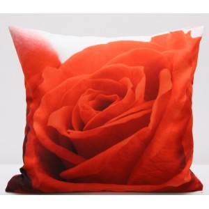 Kvalitní povlak na polštář s motivem červené růže
