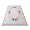Jemný růžový koberec s nízkým vlasem