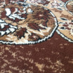 Hnědý koberec do obýváku ve vintage stylu