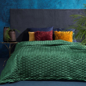 Originální zelený přehoz na postel s moderním prošíváním