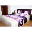 Přehoz na postel krémové barvy s motivem fialového květu