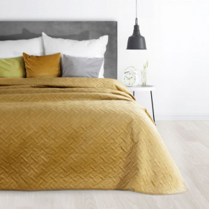 Moderní dekorační přehoz na postel žluté barvy