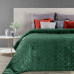 Prošívaný sametový přehoz na postel zelené barvy