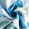 Nádherné modré květinové závěsy na kolíčky