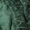 Krásná zelená deka s moderním vzorem