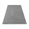 Jednobarevný koberec šedé barvy