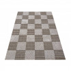 Oboustranný koberec hnědé barvy s kostkami