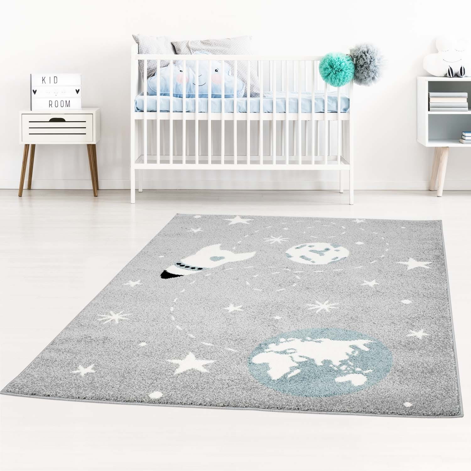 Kvalitní dětský šedý koberec vesmír