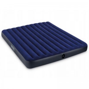 Modrá nafukovací matrace pro dvě osoby se sametovým povrchem