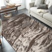 Praktický koberec do obývacího pokoje s jemným vlnitým vzorem v neutrálních barvách
