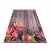 Krásný pestrobarevný koberec s motivem listí