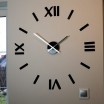 Designové černé nalepovací hodiny 80 cm s římskými číslicemi