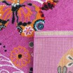 Moderný koberec do detskej izby v ružovej farbe s dokonalým motívom motýľov