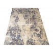 Melírovaný designový koberec s béžovým podkladem