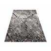 Stylový hnědý koberec s motivem připomínajícím mramor
