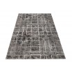 Kvalitní šedý koberec s motivem čtverců