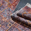 Barevný kvalitní koberec s třásněmi v boho stylu