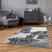 Moderní šedý koberec s motivem lví rodiny
