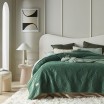 Zelený velurový přehoz na postel Feel 170 x 210 cm