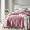 Růžový velurový přehoz na postel Feel 240 x 260 cm
