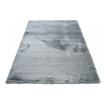 Měkký šedý koberec
